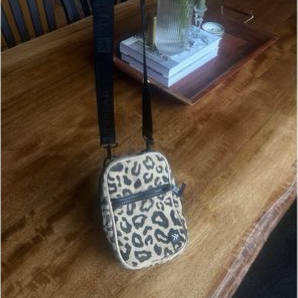 Thread Wallet Cheetah Crossbody